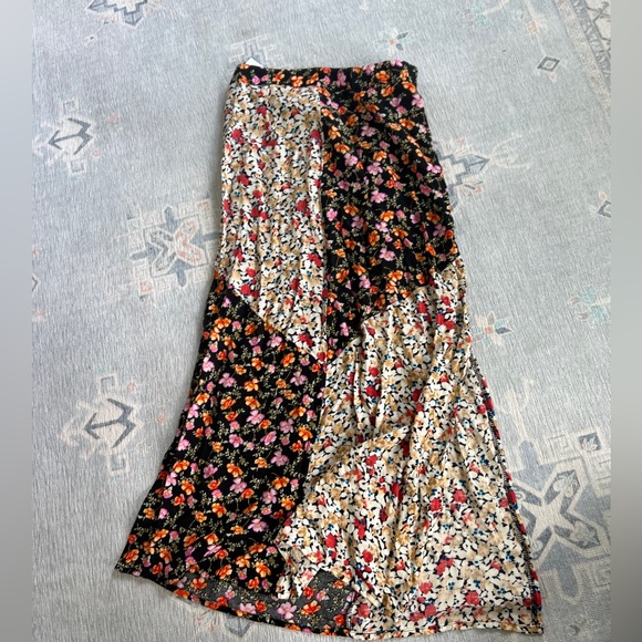 Nordstrom Dresses & Skirts - Nordstrom High Rise Mixed Floral Print Midi Skirt